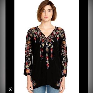 Johnny Was Tunic autumn bloom Black floral size Large! Condition LIKE NEW!